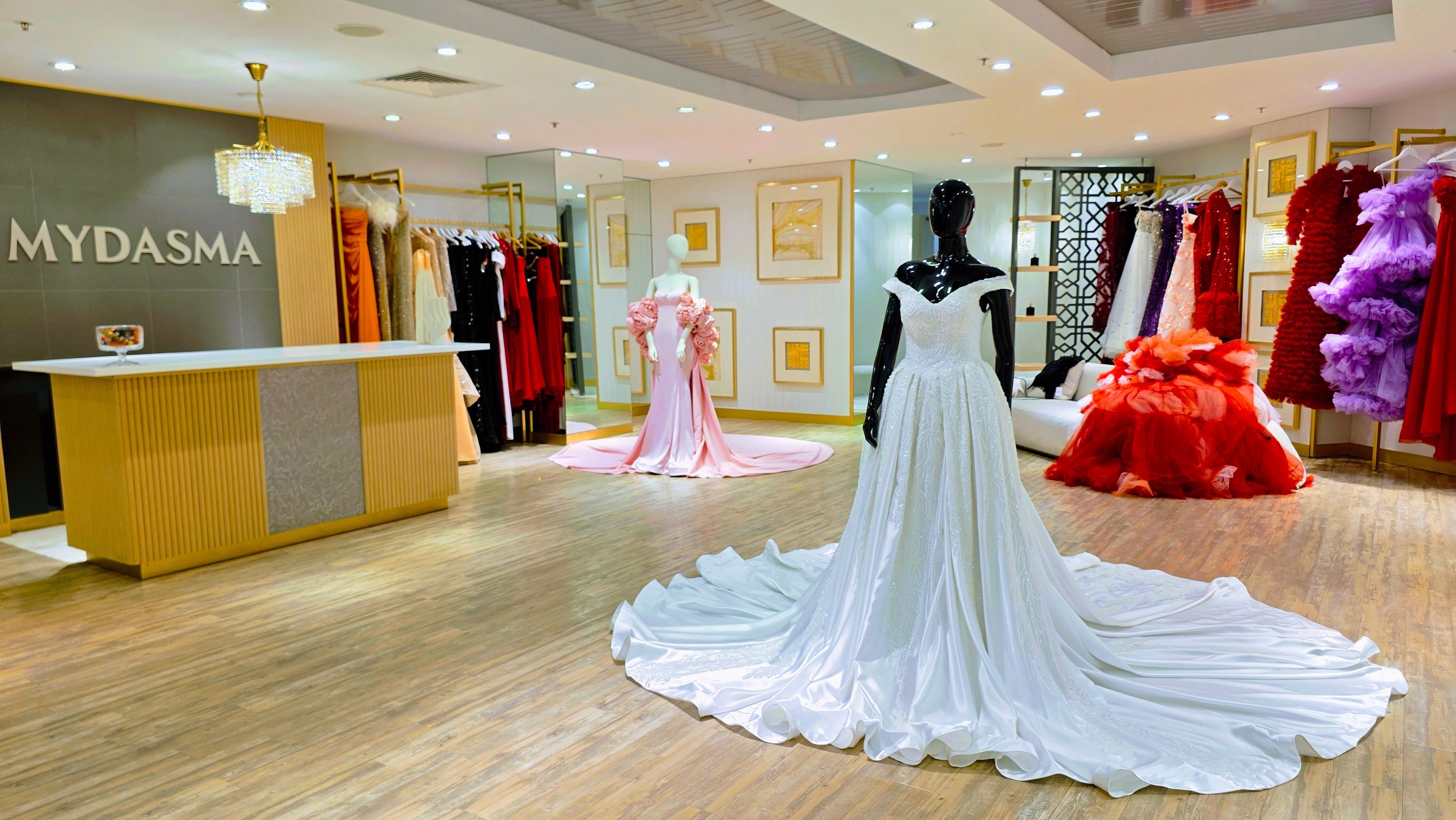 19 Things Every Bride Should Know Before Trying On Her Wedding Dress | MyDasma